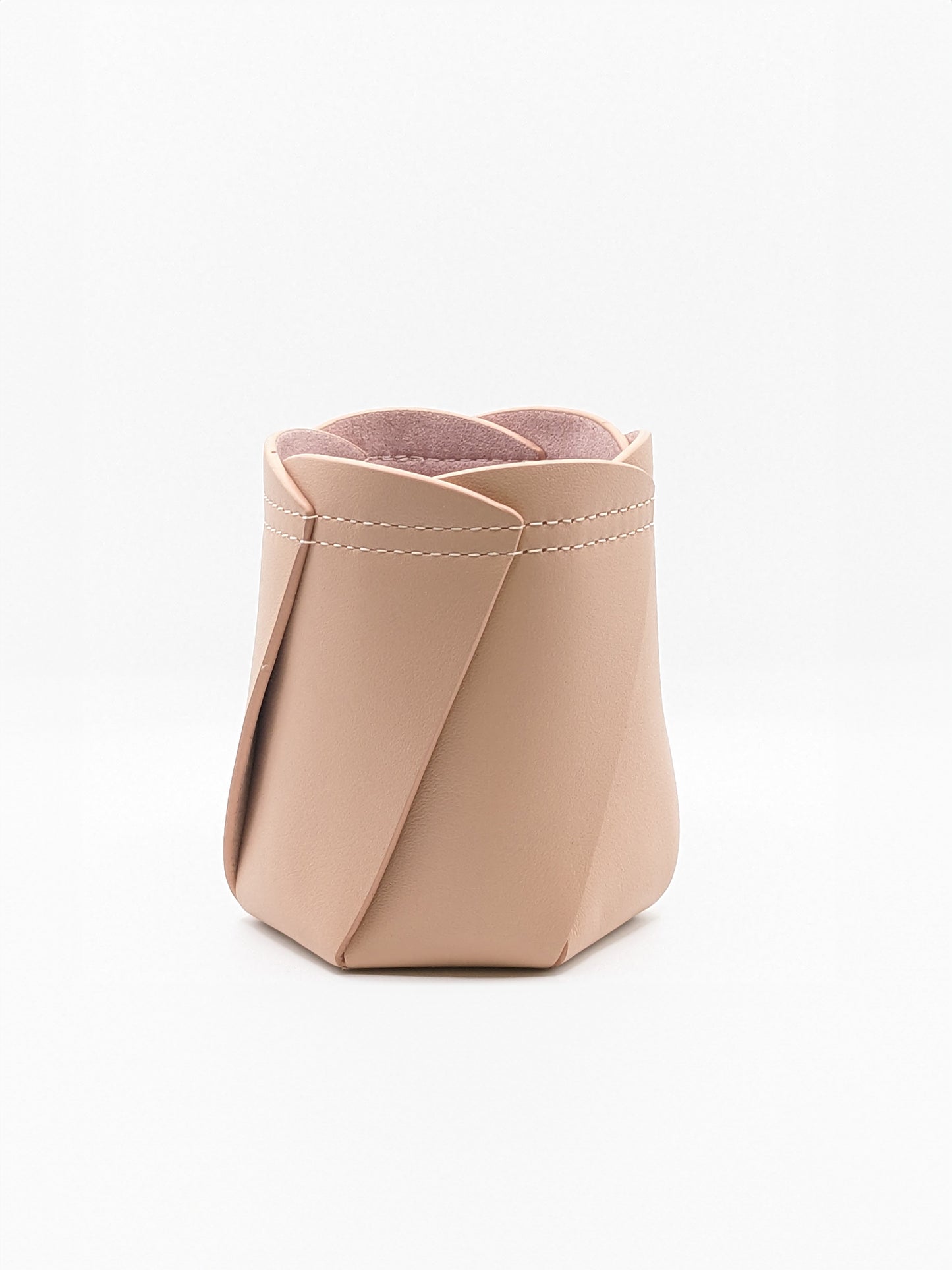 Coloured leather pen cup with a scalloped design
